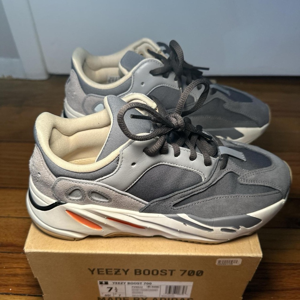 Yeezy Boost 700 ‘Magnet’